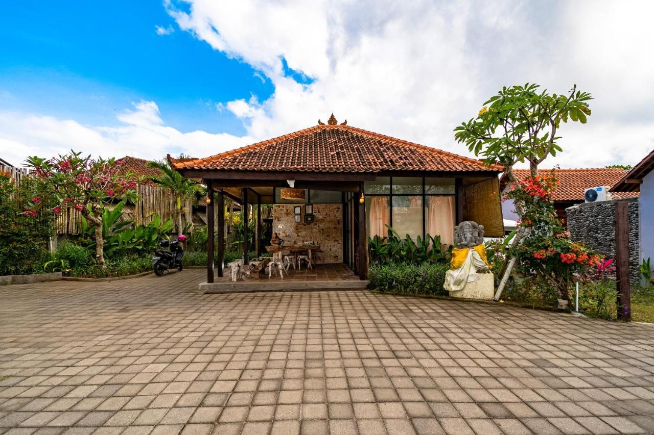 The Kirana Ungasan Villa Jimbaran Buitenkant foto